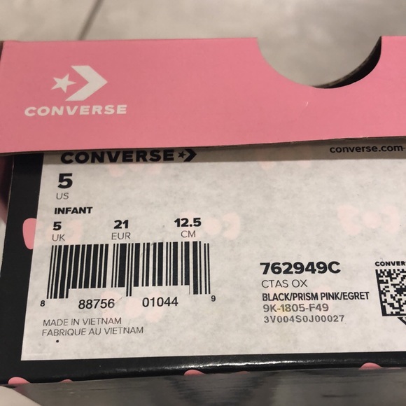 Hello Kitty Converse All Star Infant Shoes - Picture 6 of 7